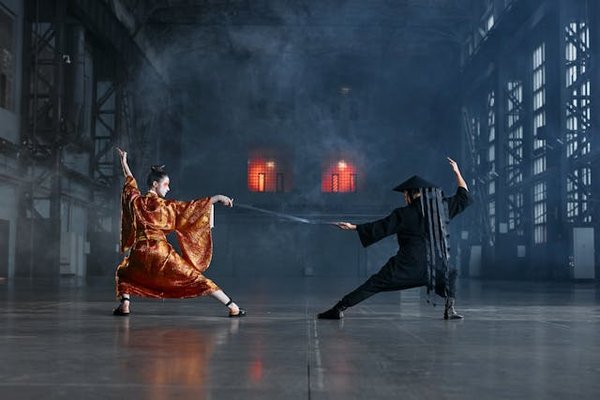 Où suivre des cours de fabrication de sabres traditionnels au Japon?